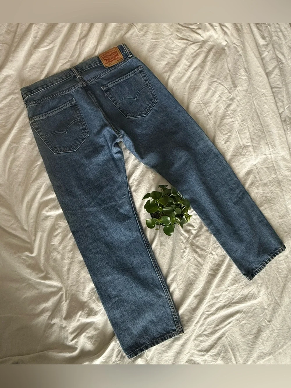 Levi's Straight Leg Jeans in Classic Blue